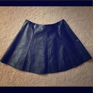 Forever 21 Faux leather skater skirt🖤